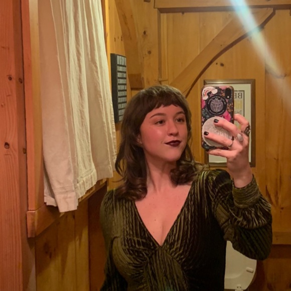 Meet your Posher, Haley - Picture 1 of 1